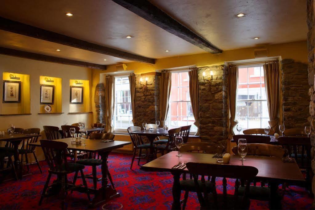 The King'S Head Hotel Ландоувъри Екстериор снимка