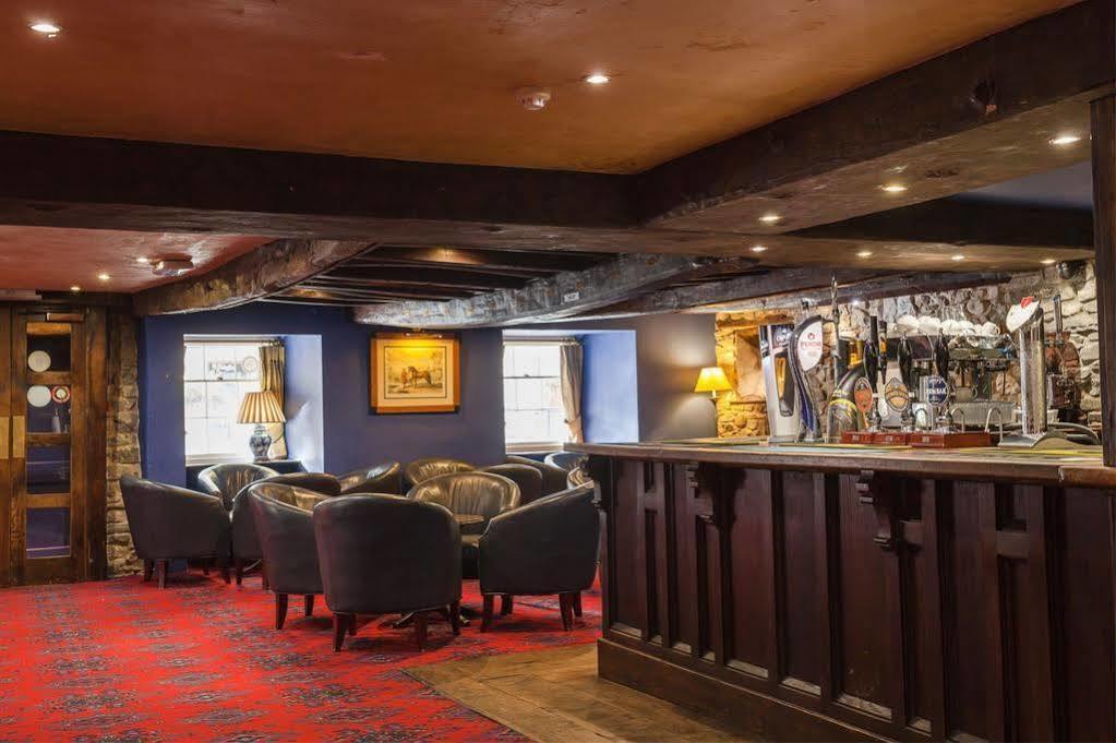 The King'S Head Hotel Ландоувъри Екстериор снимка